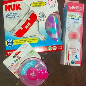 🌻5/$25 Baby bottles & formula dispenser